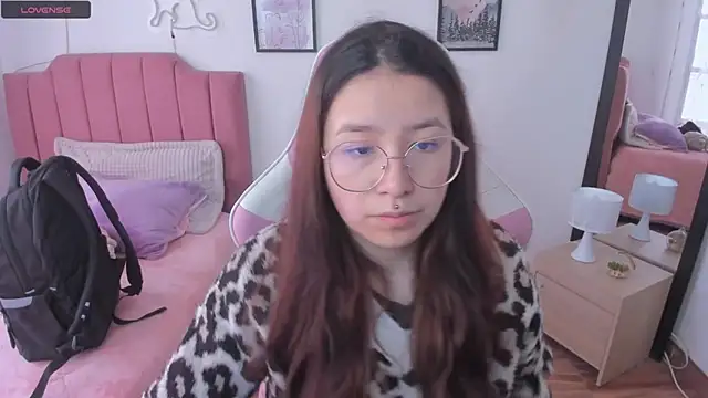 Amy joones online show from November 2025 12:41:02 PM