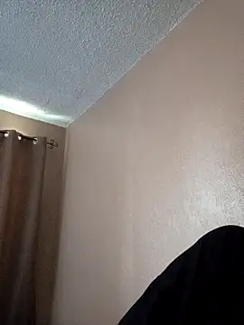 Miguel16i online show from October 2025 04:31:02 PM