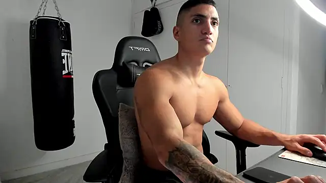 dan01  online show from November 2025 01:34:02 PM