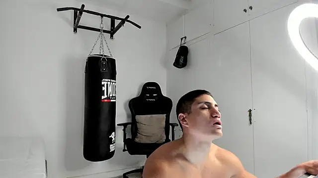 dan01  online show from November 2025 02:09:01 PM