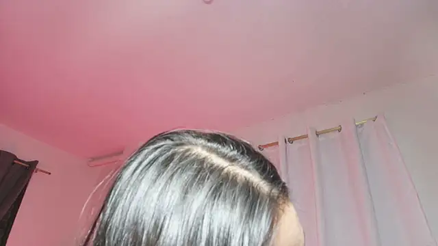 Snapshot of emy_colee chatting on May 2026 05:25:02 AM emy colee online show from May 2026 05:25:02 AM