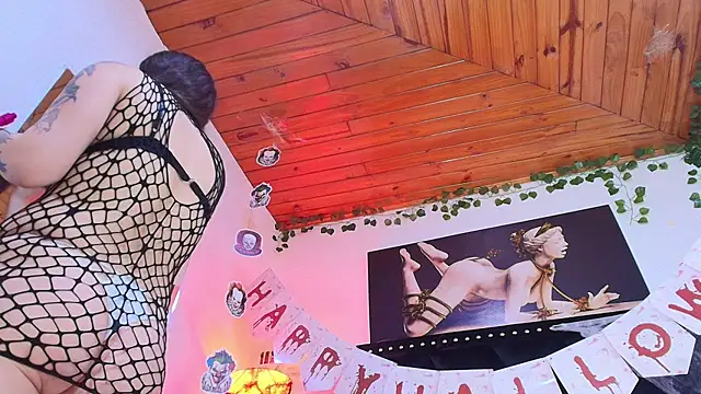 Snapshot of Eda_Bonne chatting on October 2025 12:34:02 PM Eda Bonne online show from October 2025 12:34:02 PM