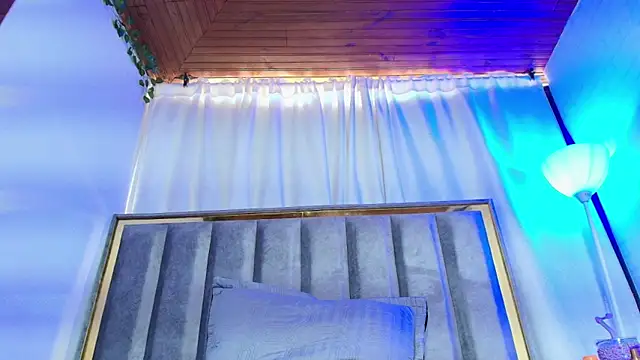 Snapshot of Eda_Bonne chatting on November 2025 12:42:01 PM Eda Bonne online show from November 2025 12:42:01 PM