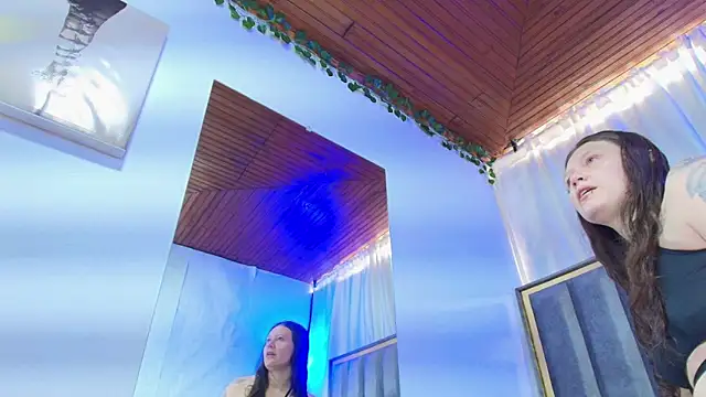 Snapshot of Eda_Bonne chatting on December 2025 12:43:02 PM Eda Bonne online show from December 2025 12:43:02 PM