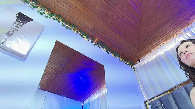 Snapshot of Eda_Bonne chatting on December 2025 12:47:01 PM Eda Bonne online show from December 2025 12:47:01 PM