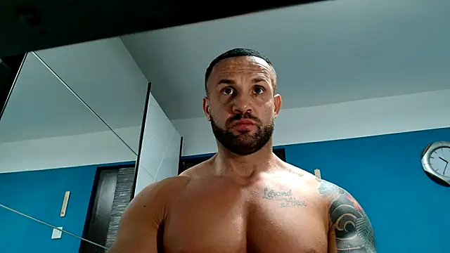 Snapshot of Magnificmuscles89 chatting on March 2025 08:32:02 PM Magnificmuscles89 online show from March 2025 08:32:02 PM