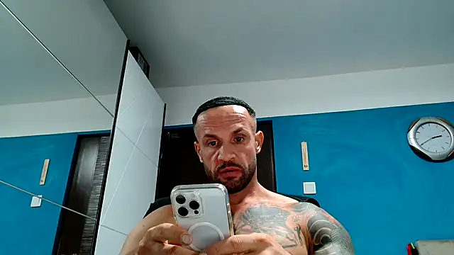 Snapshot of Magnificmuscles89 chatting on October 2025 11:44:02 PM Magnificmuscles89 online show from October 2025 11:44:02 PM