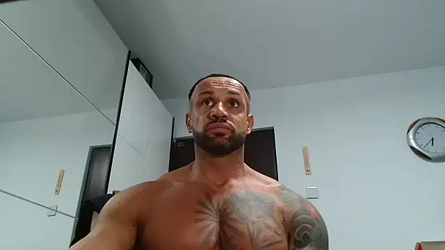 Magnificmuscles89 online show from November 2025 04:40:02 PM