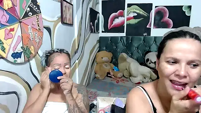 Snapshot of manzanahot9 chatting on November 2025 06:43:02 PM manzanahot9 online show from November 2025 06:43:02 PM