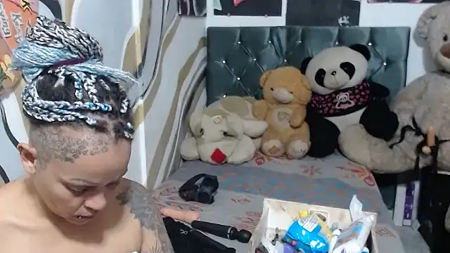 Snapshot of manzanahot9 chatting on November 2025 06:53:01 PM manzanahot9 online show from November 2025 06:53:01 PM