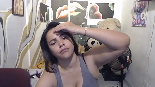 Snapshot of manzanahot9 chatting on November 2025 05:35:02 PM manzanahot9 online show from November 2025 05:35:02 PM