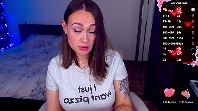 Snapshot of Cutie-Melanie chatting on October 2025 09:52:01 PM Cutie-Melanie online show from October 2025 09:52:01 PM