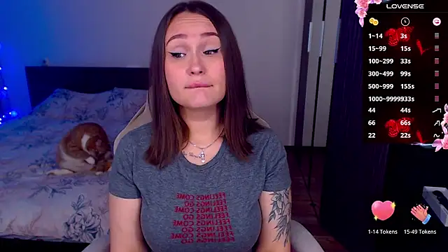 Snapshot of Cutie-Melanie chatting on November 2025 08:22:02 PM Cutie-Melanie online show from November 2025 08:22:02 PM