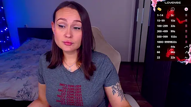 Snapshot of Cutie-Melanie chatting on November 2025 08:18:01 PM Cutie-Melanie online show from November 2025 08:18:01 PM