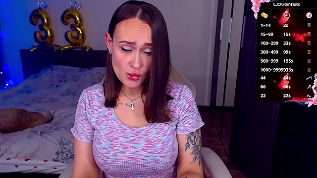 Snapshot of Cutie-Melanie chatting on November 2025 04:23:01 PM Cutie-Melanie online show from November 2025 04:23:01 PM