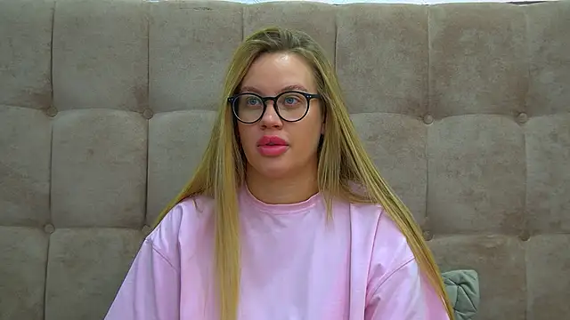 Snapshot of MariaNeumann chatting on January 2025 04:44:01 AM MariaNeumann online show from January 2025 04:44:01 AM