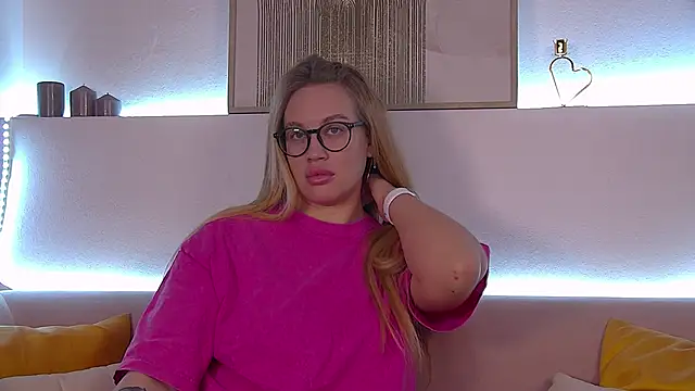 Snapshot of MariaNeumann chatting on January 2025 06:27:02 AM MariaNeumann online show from January 2025 06:27:02 AM