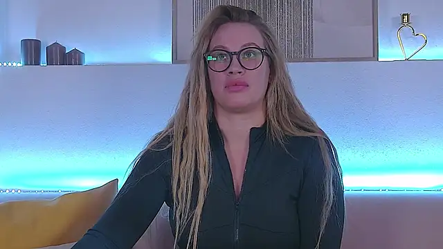 Snapshot of MariaNeumann chatting on January 2025 06:25:01 PM MariaNeumann online show from January 2025 06:25:01 PM