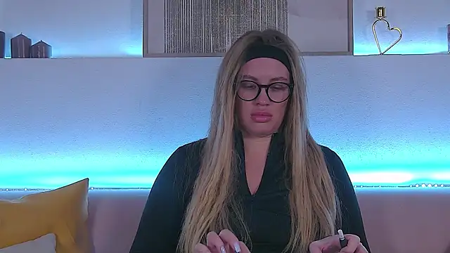 Snapshot of MariaNeumann chatting on January 2025 09:26:02 PM MariaNeumann online show from January 2025 09:26:02 PM