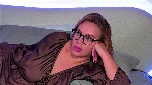 Snapshot of MariaNeumann chatting on February 2025 12:38:02 PM MariaNeumann online show from February 2025 12:38:02 PM