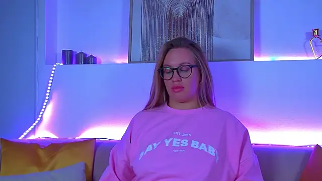 Snapshot of MariaNeumann chatting on February 2025 06:26:02 PM MariaNeumann online show from February 2025 06:26:02 PM