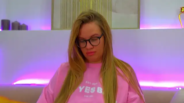 Snapshot of MariaNeumann chatting on February 2025 01:24:02 AM MariaNeumann online show from February 2025 01:24:02 AM