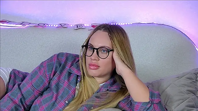 Snapshot of MariaNeumann chatting on February 2025 09:41:01 AM MariaNeumann online show from February 2025 09:41:01 AM