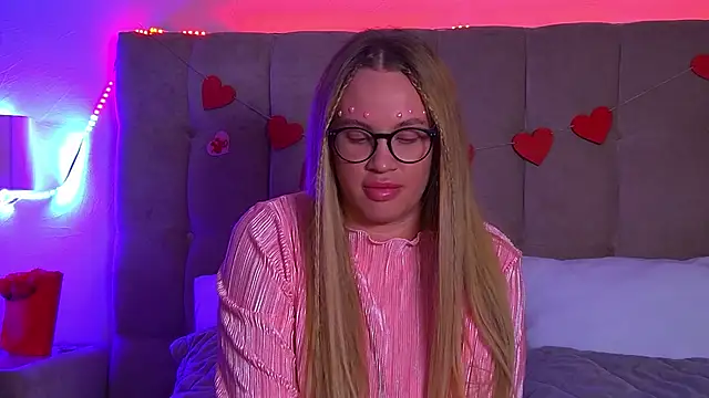 Snapshot of MariaNeumann chatting on February 2025 06:51:02 PM MariaNeumann online show from February 2025 06:51:02 PM