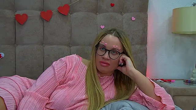 Snapshot of MariaNeumann chatting on February 2025 09:53:02 PM MariaNeumann online show from February 2025 09:53:02 PM