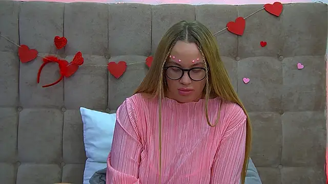 Snapshot of MariaNeumann chatting on February 2025 01:10:01 AM MariaNeumann online show from February 2025 01:10:01 AM