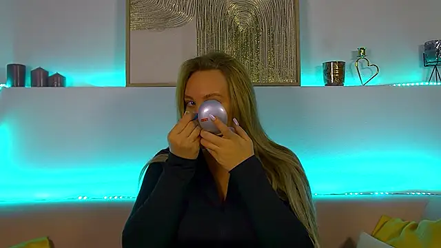 Snapshot of MariaNeumann chatting on February 2025 12:44:02 PM MariaNeumann online show from February 2025 12:44:02 PM