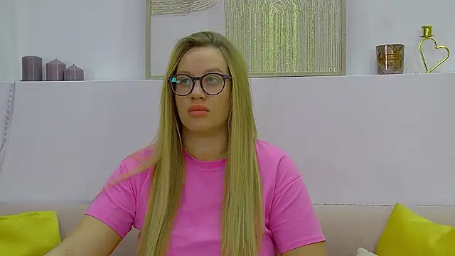 Snapshot of MariaNeumann chatting on February 2025 07:31:02 AM MariaNeumann online show from February 2025 07:31:02 AM