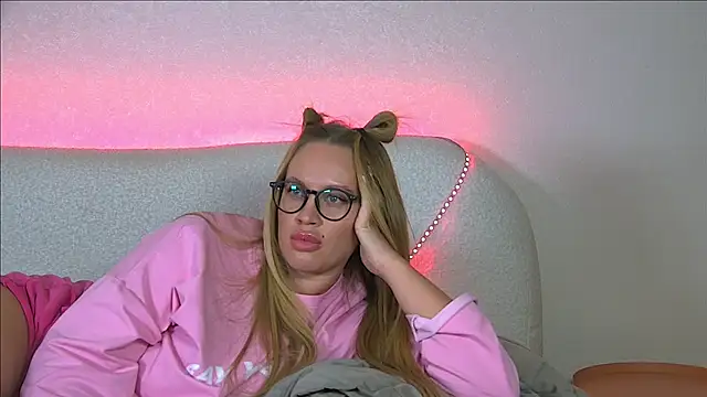 Snapshot of MariaNeumann chatting on February 2025 10:15:02 AM MariaNeumann online show from February 2025 10:15:02 AM