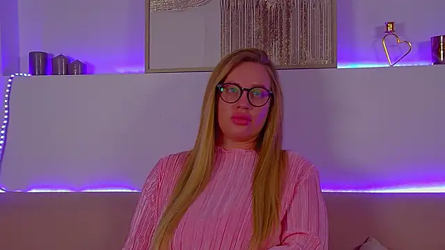 Snapshot of MariaNeumann chatting on March 2025 01:17:02 AM MariaNeumann online show from March 2025 01:17:02 AM