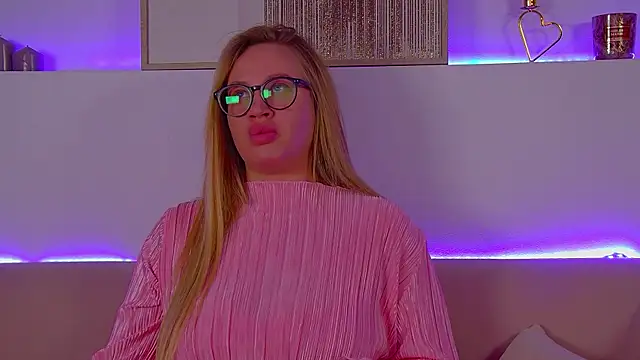 Snapshot of MariaNeumann chatting on March 2025 04:52:01 AM MariaNeumann online show from March 2025 04:52:01 AM