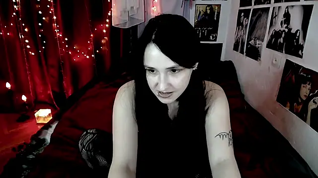 Snapshot of Tricky_Vicky666 chatting on October 2025 10:33:02 PM Tricky Vicky666 online show from October 2025 10:33:02 PM