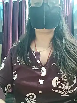 Aishwaryaa 69 online show from December 2025 07:47:02 AM