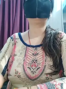 Snapshot of Aishwaryaa_69 chatting on June 2026 01:58:01 AM Aishwaryaa 69 online show from June 2026 01:58:01 AM