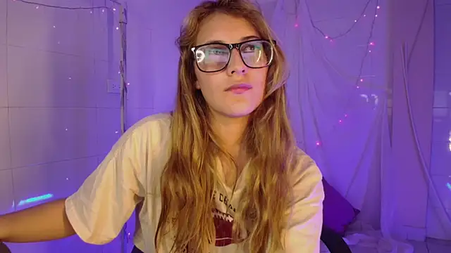 Snapshot of Giia_paiige18 chatting on January 2026 12:03:01 AM Giia paiige18 online show from January 2026 12:03:01 AM