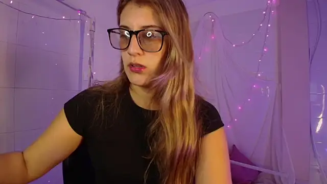 Snapshot of Giia_paiige18 chatting on February 2026 01:40:01 PM Giia paiige18 online show from February 2026 01:40:01 PM