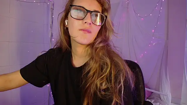 Snapshot of Giia_paiige18 chatting on February 2026 07:21:01 PM Giia paiige18 online show from February 2026 07:21:01 PM