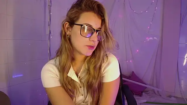 Snapshot of Giia_paiige18 chatting on February 2026 01:17:01 AM Giia paiige18 online show from February 2026 01:17:01 AM