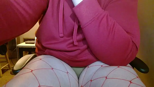 Snapshot of cosmicjones chatting on December 2024 07:15:01 AM cosmicjones online show from December 2024 07:15:01 AM