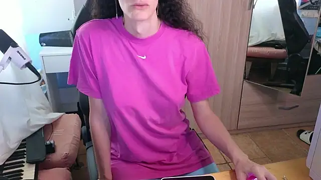 MemiKouki online show from June 2026 05:06:01 PM