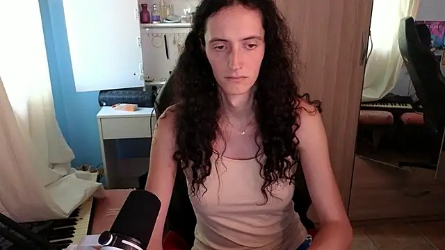MemiKouki online show from June 2026 06:13:02 PM