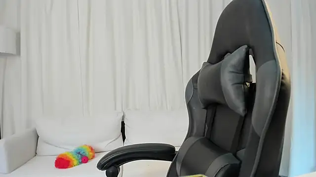 SaraDesirexo online show from February 2026 03:28:02 PM