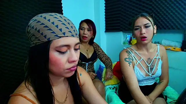 Snapshot of dannamomcerrat chatting on January 2025 12:25:02 AM dannamomcerrat online show from January 2025 12:25:02 AM