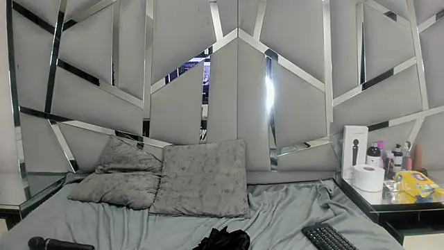 Catherinee69 x online show from January 2025 10:52:02 AM