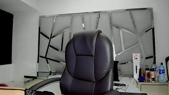 Catherinee69 x online show from February 2026 04:18:02 AM