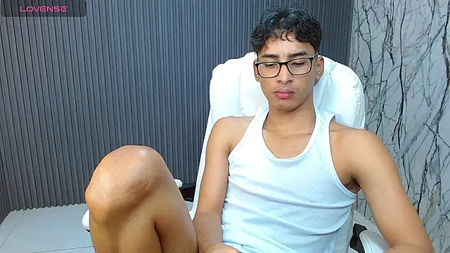 Snapshot of allens_joe chatting on September 2025 02:02:01 AM allens joe online show from September 2025 02:02:01 AM